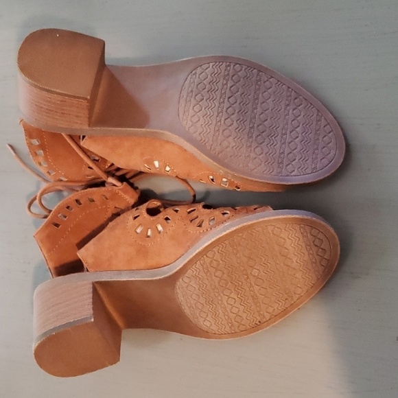 SO-  Lace Up Cut Out Block Heels Cage Sandal Brown Faux Suede Boho NEW! Sz.7 - Picture 6 of 7